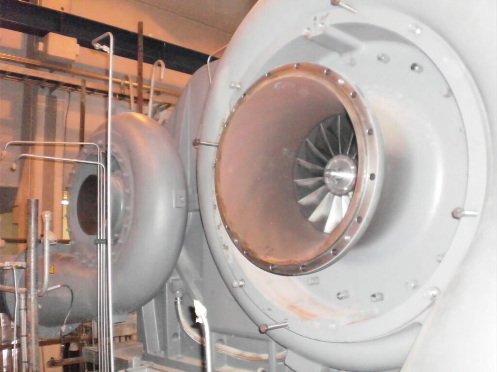 Compressore centrifugo in revisione